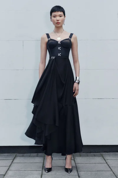 Look 10